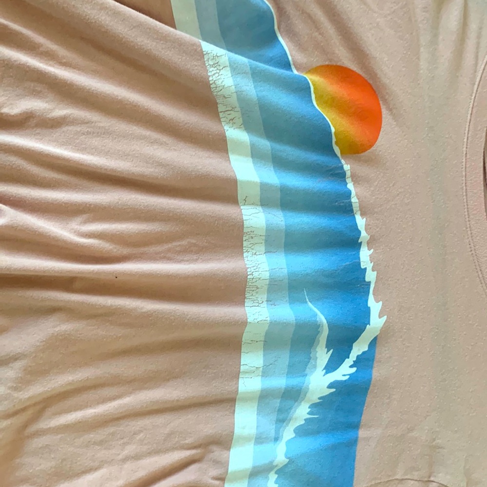 Hollister pink long-sleeved shirt (vaporwave sunset)